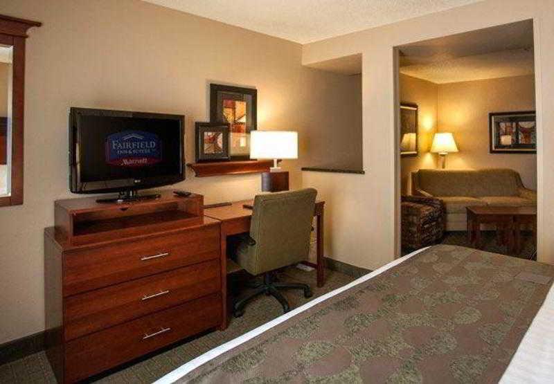 Fairfield Inn & Suites Detroit Livonia Exteriér fotografie