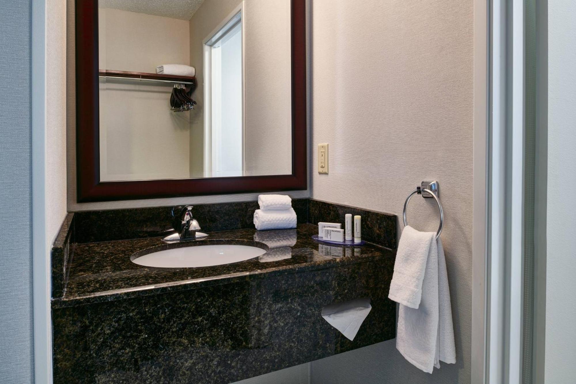 Fairfield Inn & Suites Detroit Livonia Exteriér fotografie